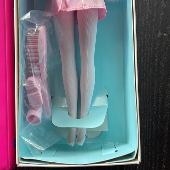 NRFB Winter Dazzle Barbie ❄️ - Picture 5 of 14